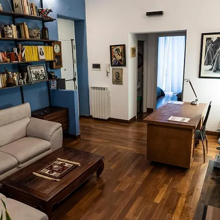 Apartment Travellers Photo *