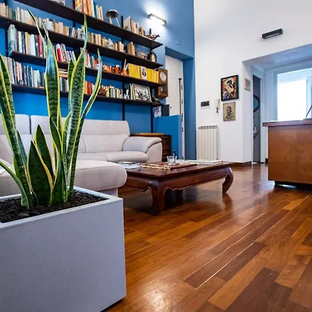 Travellers Photo Apartment *