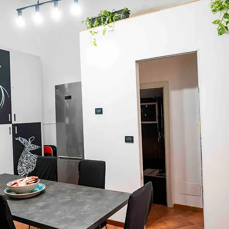 Apartment Travellers Photo *
